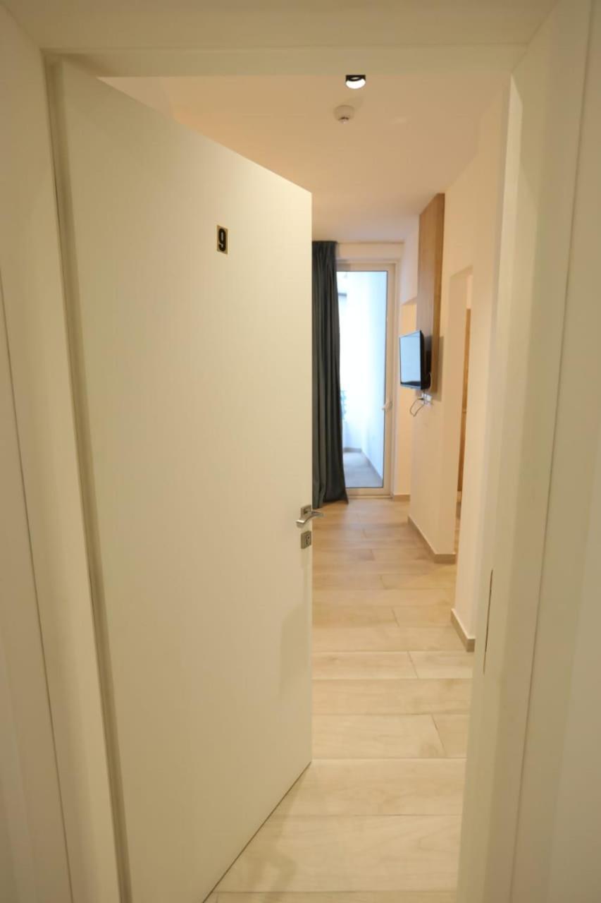 Apart-Hotel Alvi Саранда Екстер'єр фото