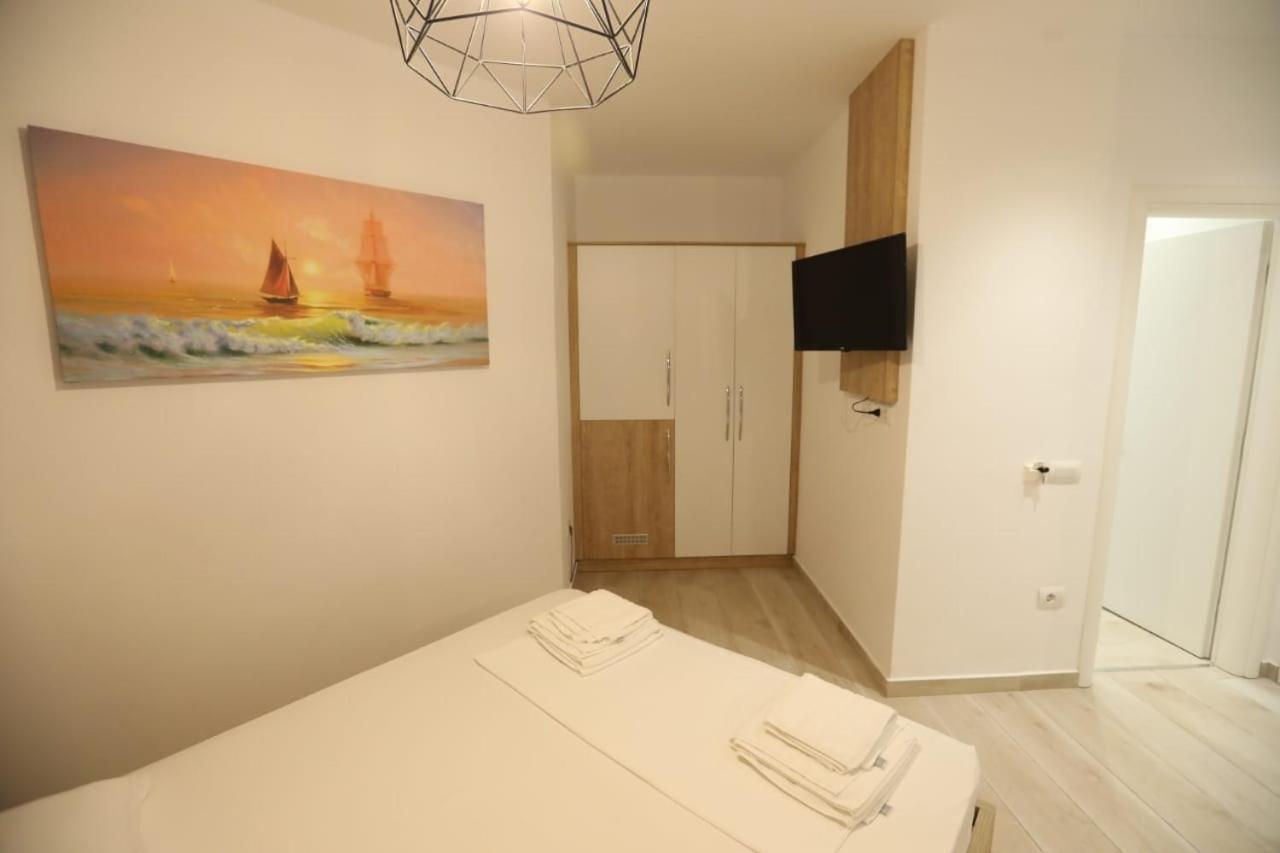 Apart-Hotel Alvi Саранда Екстер'єр фото